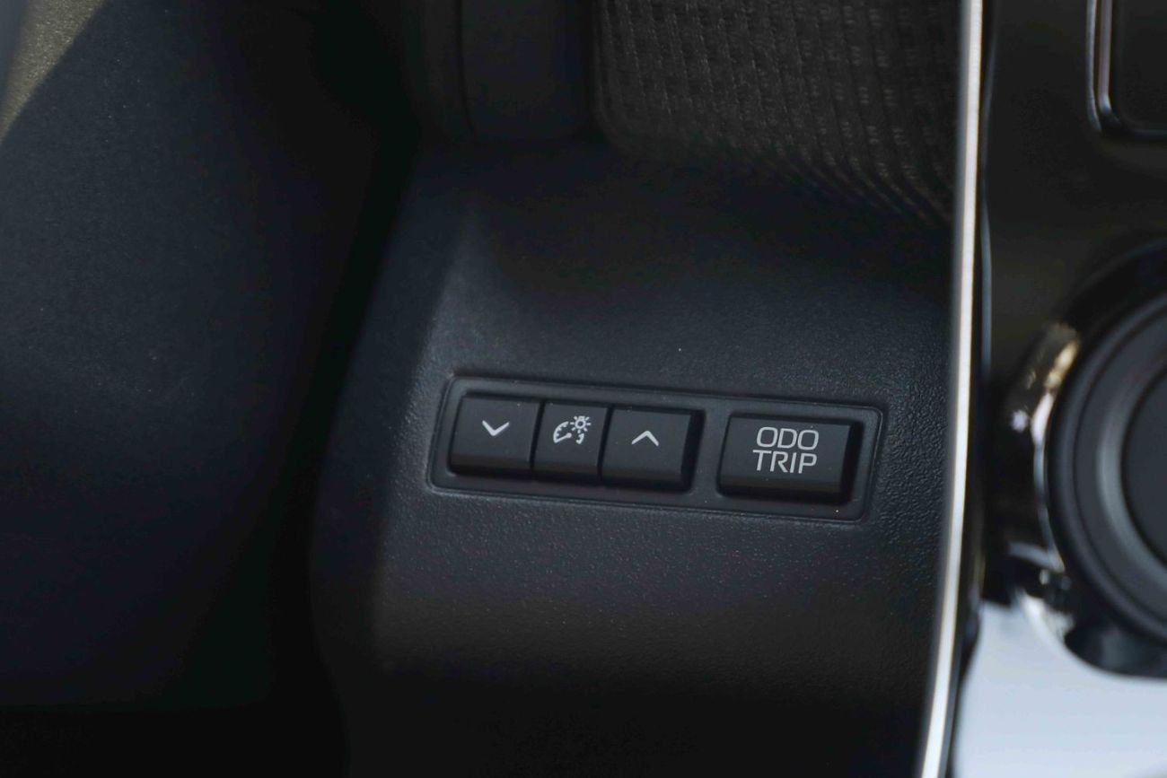 Toyota bZ4X 2022 Toyota bZ4X X-Mode Pro - White inside Grey