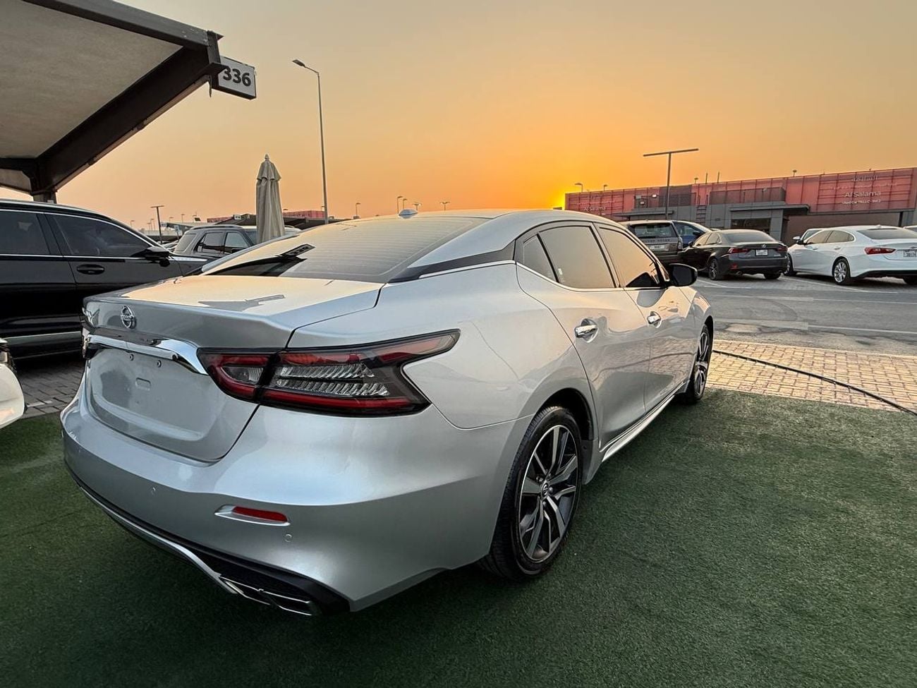 Nissan Maxima PLATINUM first owner, clean use