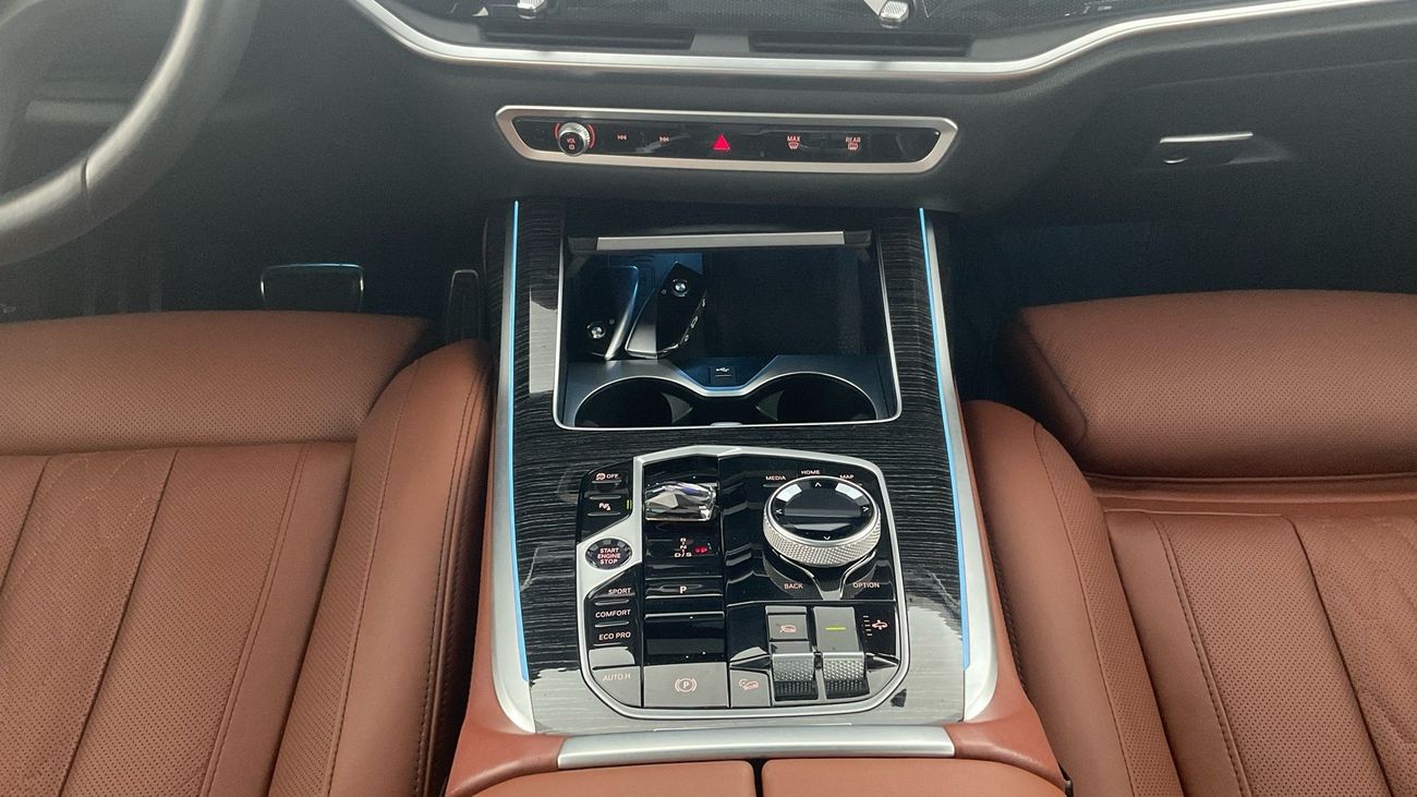 بي أم دبليو X7 40i Luxury M Sport | شامل الضمان | 0 ﺪﻔﻋﺓ ﺃﻮﻟﻯ