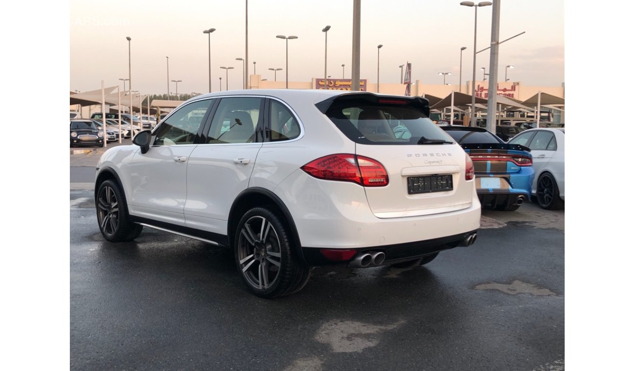 Porsche Cayenne PORSCHE CAYANNE S MODEL 2013 GCC car prefect condition full option panoramic roof leather seats back