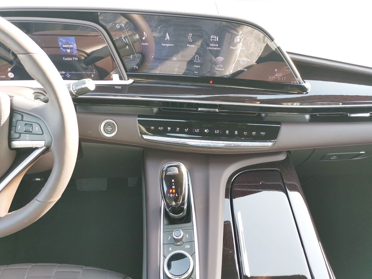 Cadillac Escalade Cadillac Escalade ESV V-SPEC 6.2L V-8 Supercharged 2024 Model GCC Specs With 5Years Warranty (BRAND 