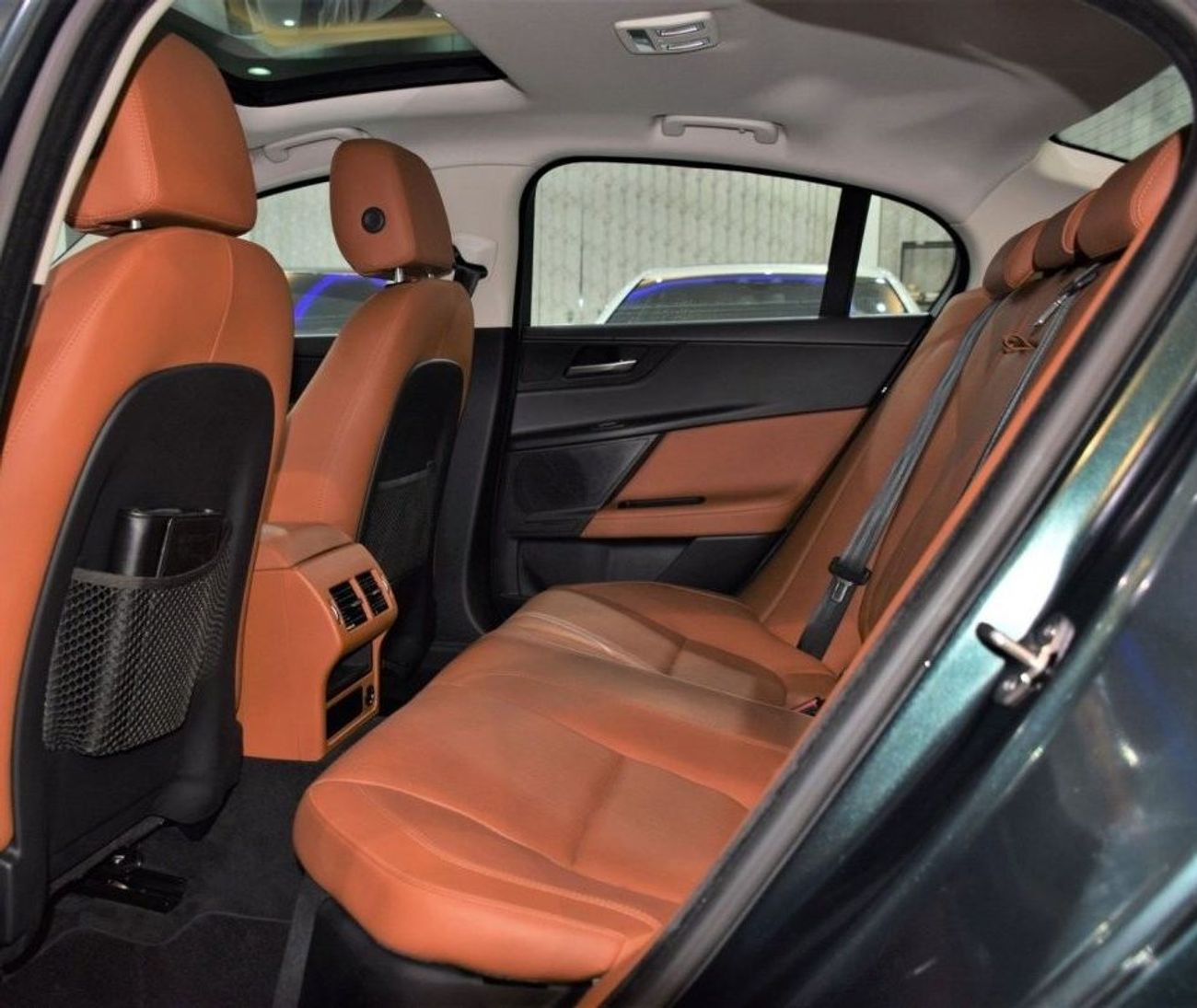 جاكوار XE ORIGINAL PAINT ( صبغ وكاله ) Jaguar XE 25t 2016 Model! GCC Specs