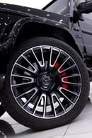 Mercedes Benz G63 AMG G63 MANUFAKTUR EDITION + DOUBLE NIGHT PACKAGE + CARBON INTERIOR+ 5 YEARS GARGASH WARRANTY + SERVICE