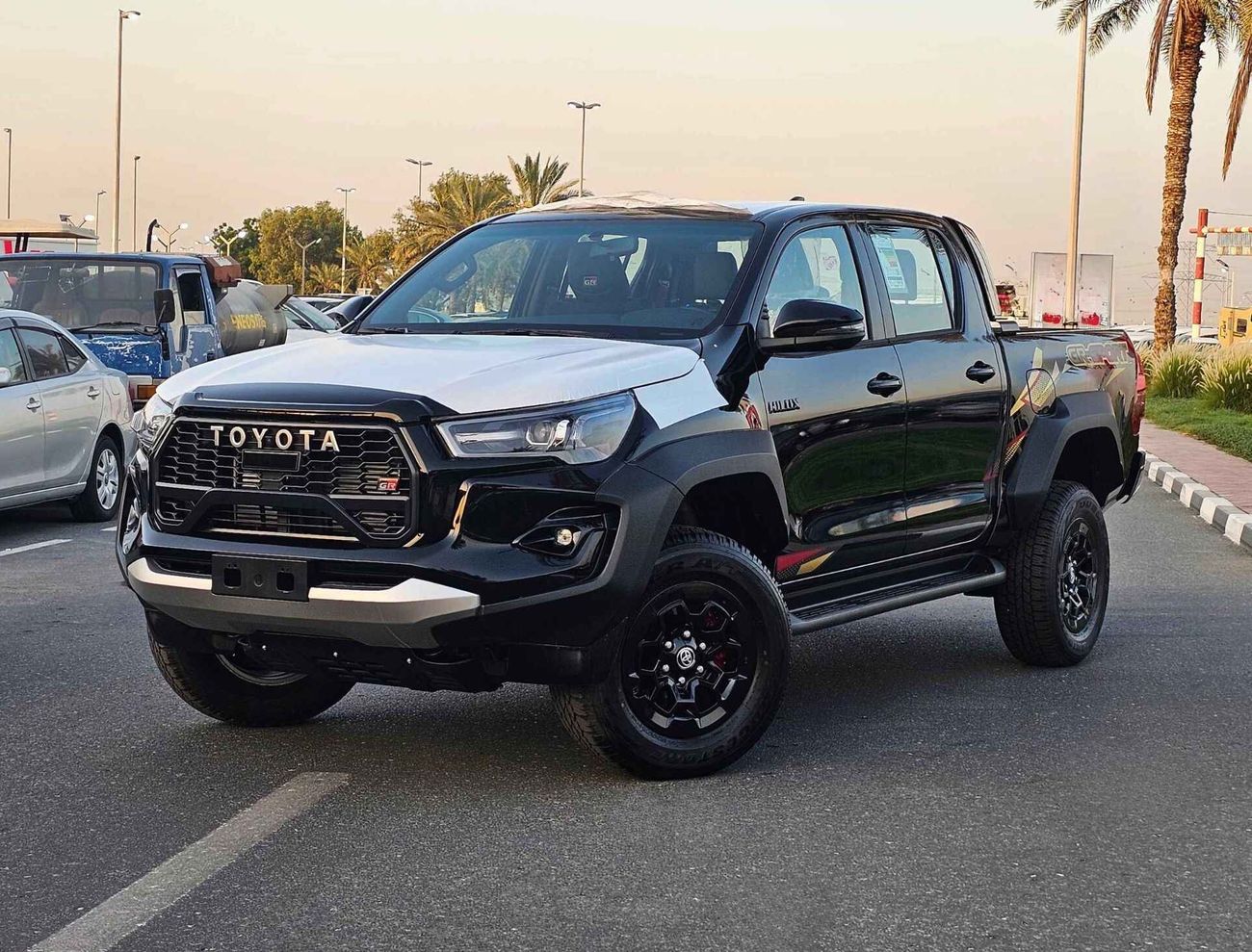 Toyota Hilux GR-S / V4 / 2.8L DIESEL / A/T / DVD / 360” Camera/ Roll Bar ( CODE # HDGR28AF)