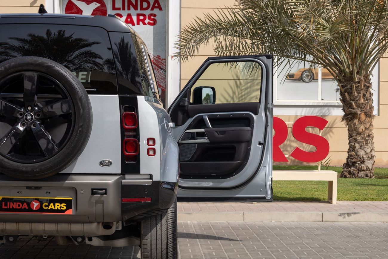 Land Rover Defender P400 110 X-Dynamic SE 3.0L (5 Seater)