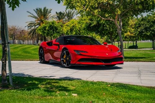 فيراري SF90 ستراديل STRADALE Clean title Low mileage 2key no accident no paint under warranty and service contract from agency Fu