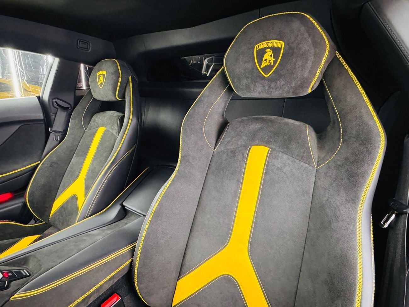 لامبورغيني أفينتادور 6.5L V12 2014 Lamborghini Aventador LP 700-4 GCC