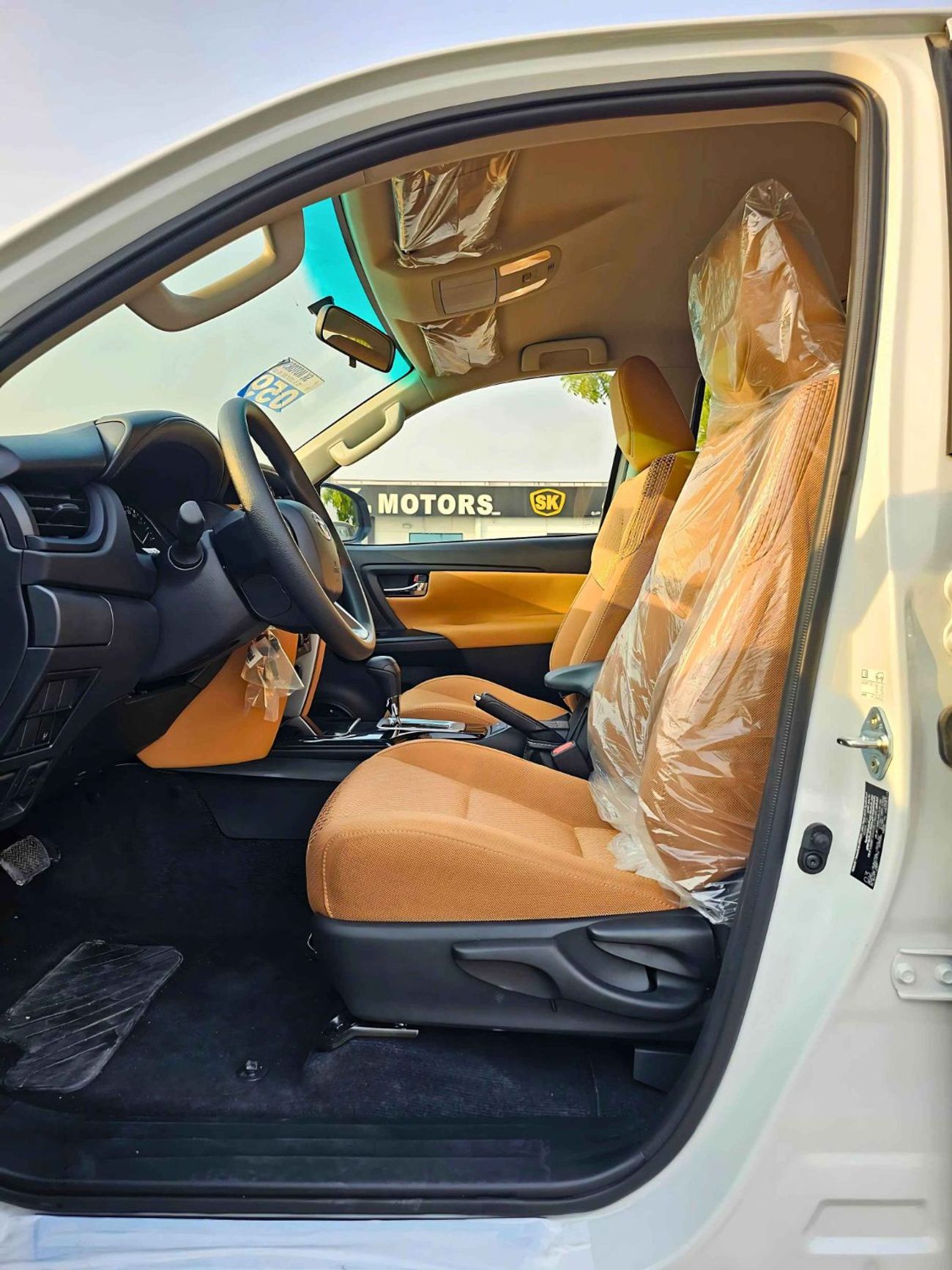 Toyota Fortuner 2.4L V4 DIESEL / MANUAL A.C / MID OPTION 4WD (CODE # FD24B)