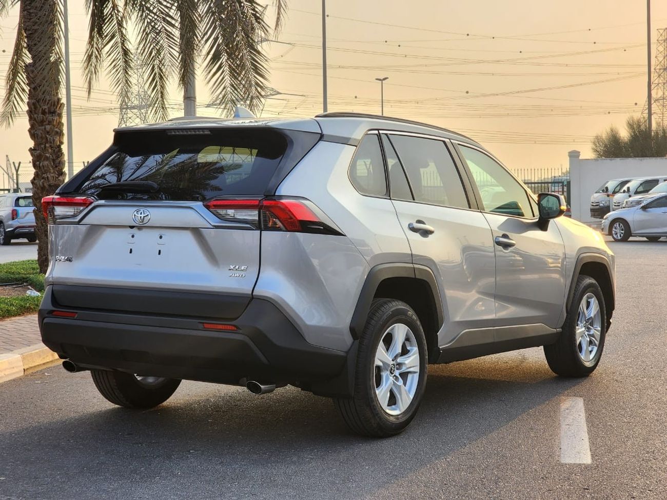 Toyota RAV4 TOYOTA RAV4 XLE 2021