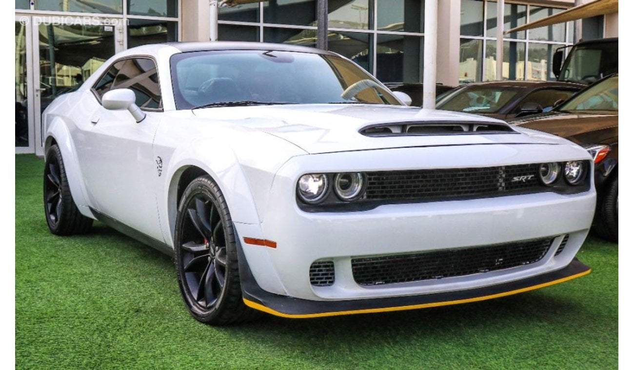 Dodge Challenger RT V8 2018/BIG SCREEN/ORIGINAL AIRBAGS/DEMON SRT WIDE BODY KIT, can not be exported to KSA