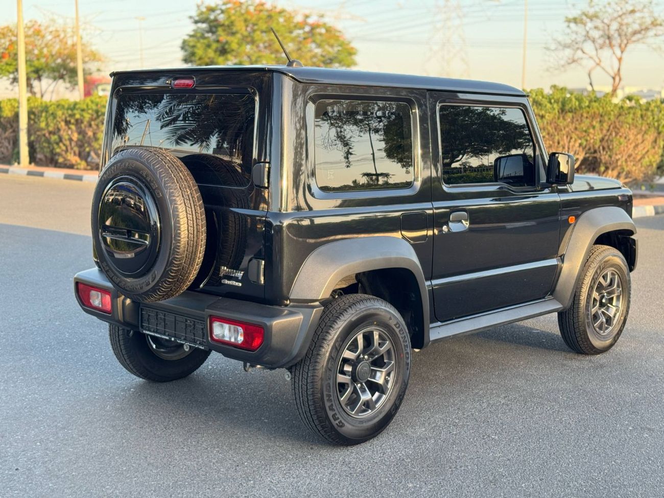 سوزوكي جيمني GLX 1.5L (3-Doors) GCC SPEC NEAT AND CLEAN