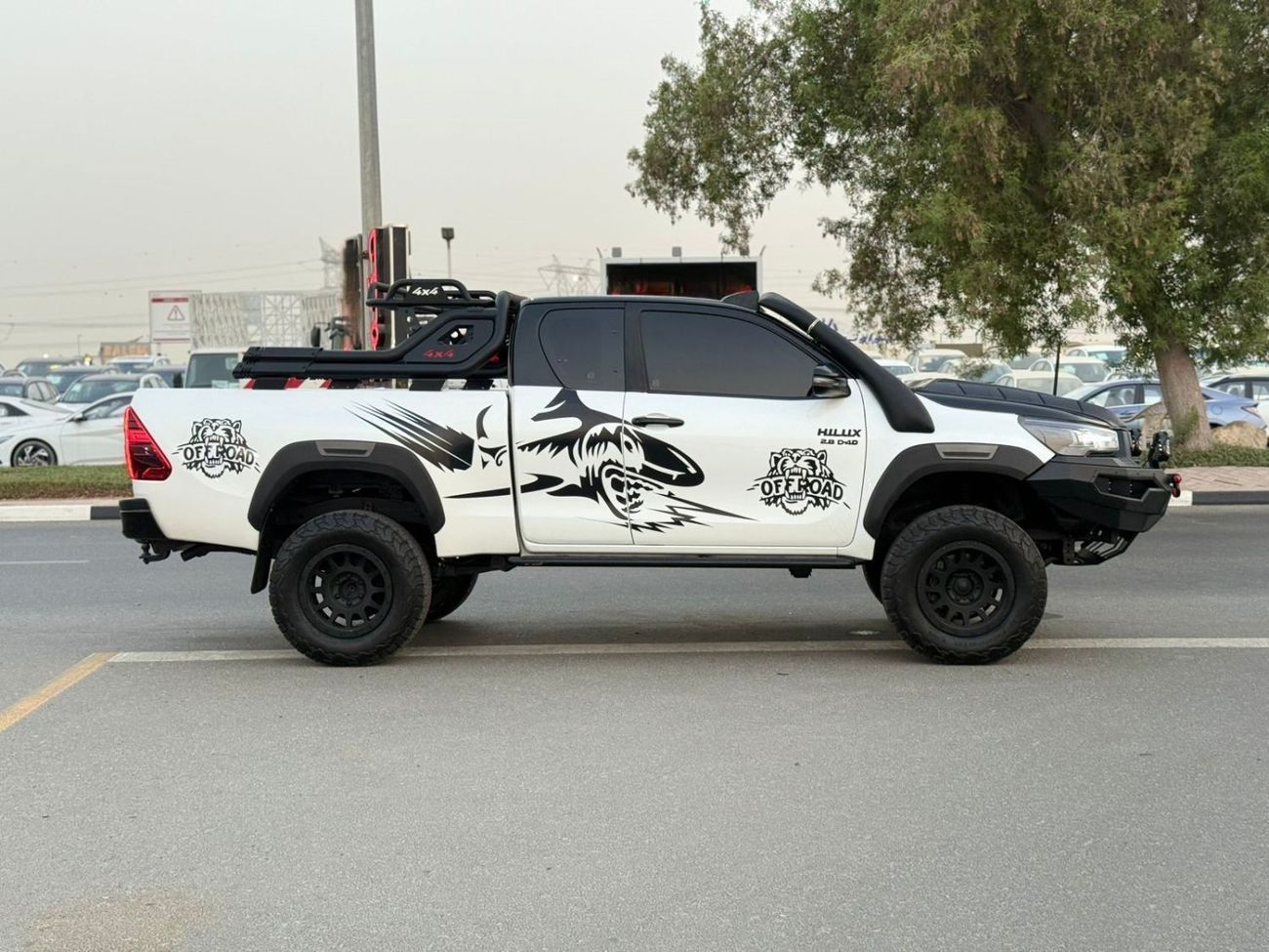 Toyota Hilux SMART CAB OFF ROAD MODIFIED 2019 | 2.8L DIESEL ENGINE | AT | AIR SNORKEL | 4WD