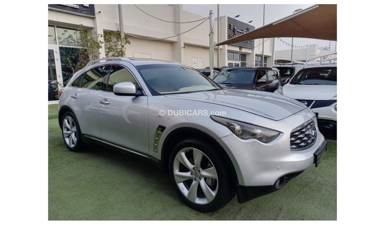 Infiniti FX50 Infiniti FX50 Gulf model 2009, paint, agency number one, leather hatch, sensors, alloy wheels, cruis