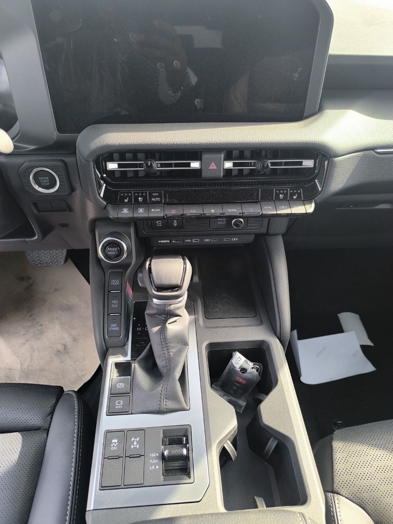 تويوتا برادو TOYOTA PRADO VX 2.4L PETROL AT 4WD MY2025 FULL OPTION