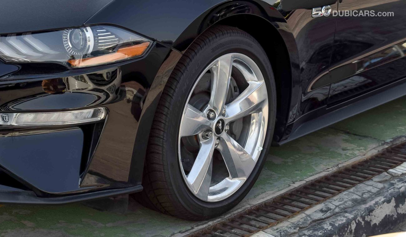 Ford Mustang 2019 GT Premium, 5.0 V8 GCC, 0km w/ 3Yrs or 100K km WTY + 60K km SERV at Al Tayer # Carbon Fiber