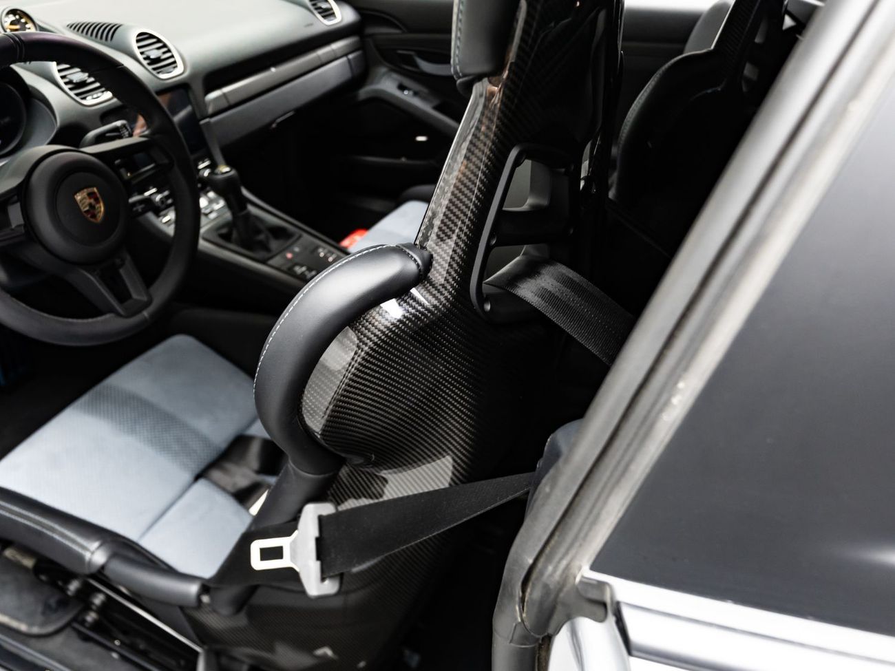 بورش كايمان 718 GT4 RS 4.0L (493 HP) A/T