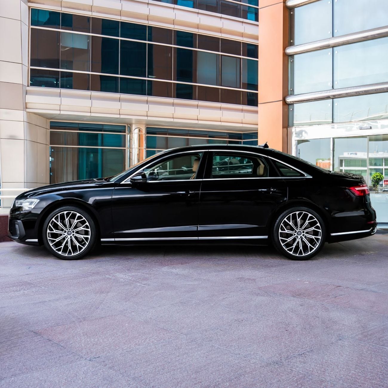 أودي A8 55 TFSI LWB 2026 AUDI A8L V6 55 TSFI QUATTRO  BRAND NEW GCC WITH WARRANTY+SERVICE