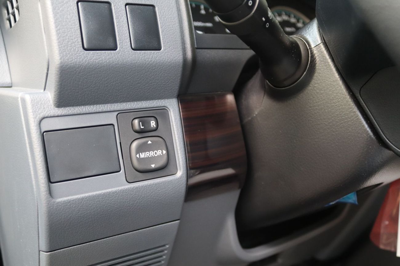 Toyota Land Cruiser 70 GRJ76 4.0 V6 PETROL M/T 40th ANNIVERSARY **EXPORT ONLY**التصدير فقط خارج الخليج***