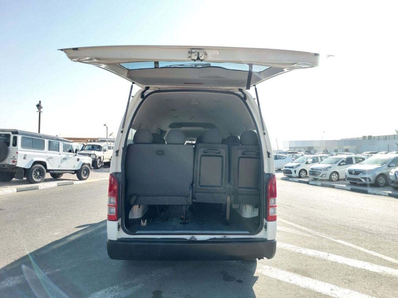 Toyota Hiace TOYOTA HIACE COMMUTER VAN RHD 2012 MODEL 3.0 L DIESEL AUTOMATIC(PM13847)