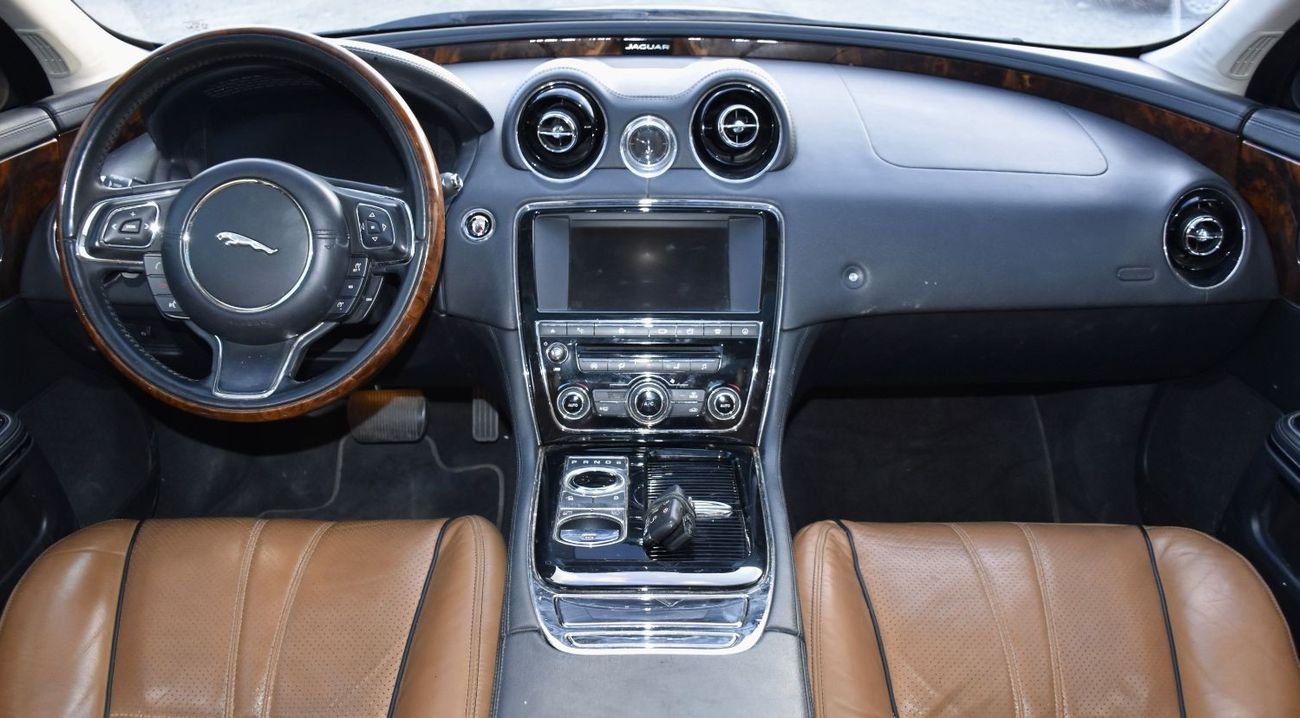 جاكوار XJ " AS IT IS " / Jaguar XJ L 3.0 ( 2016 Model ) in Blue Color GCC Specs