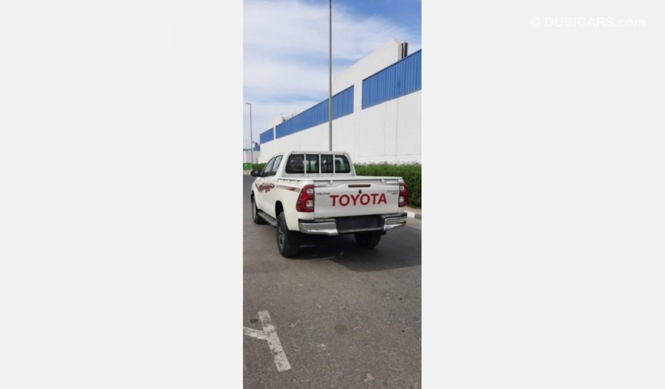 Toyota Hilux SR5 2.4L Diesel 4x4 Double Cab M/T - Rear camera - Full options