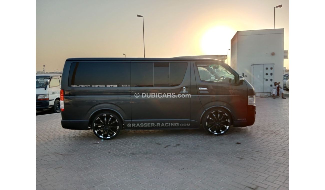 Toyota Hiace TOYOTA HIACE VAN RIGHT HAND DRIVE (PM1617)