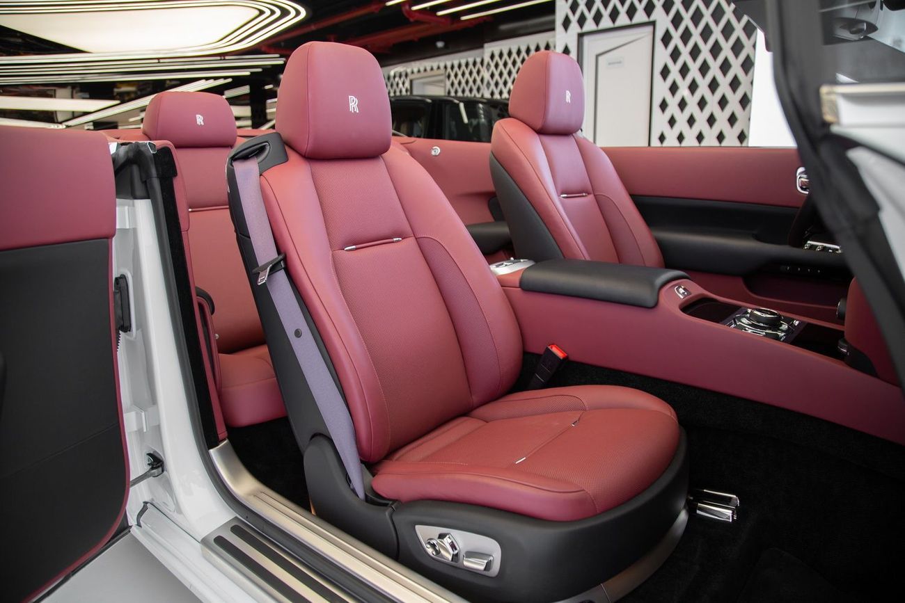 رولز رويس داون Rolls Royce Dawn