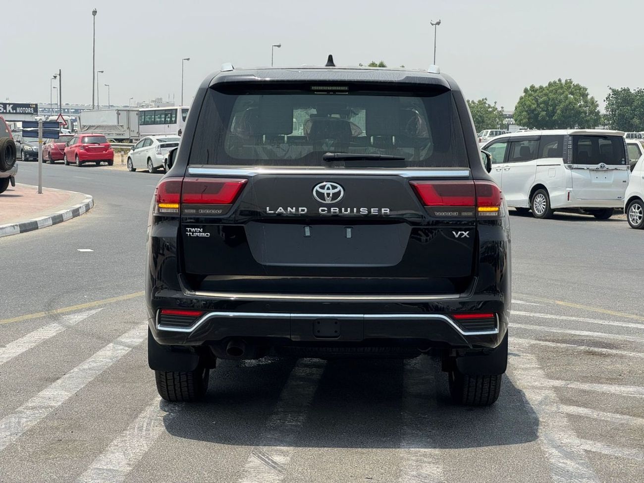 Toyota Land Cruiser 2025 Toyota Land Cruiser VX 3.5L TT, Black/Black, GCC Spec