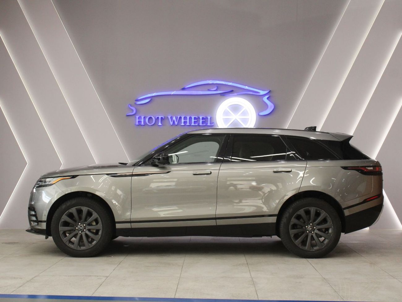 Land Rover Range Rover Velar | R-Dynamic | V4