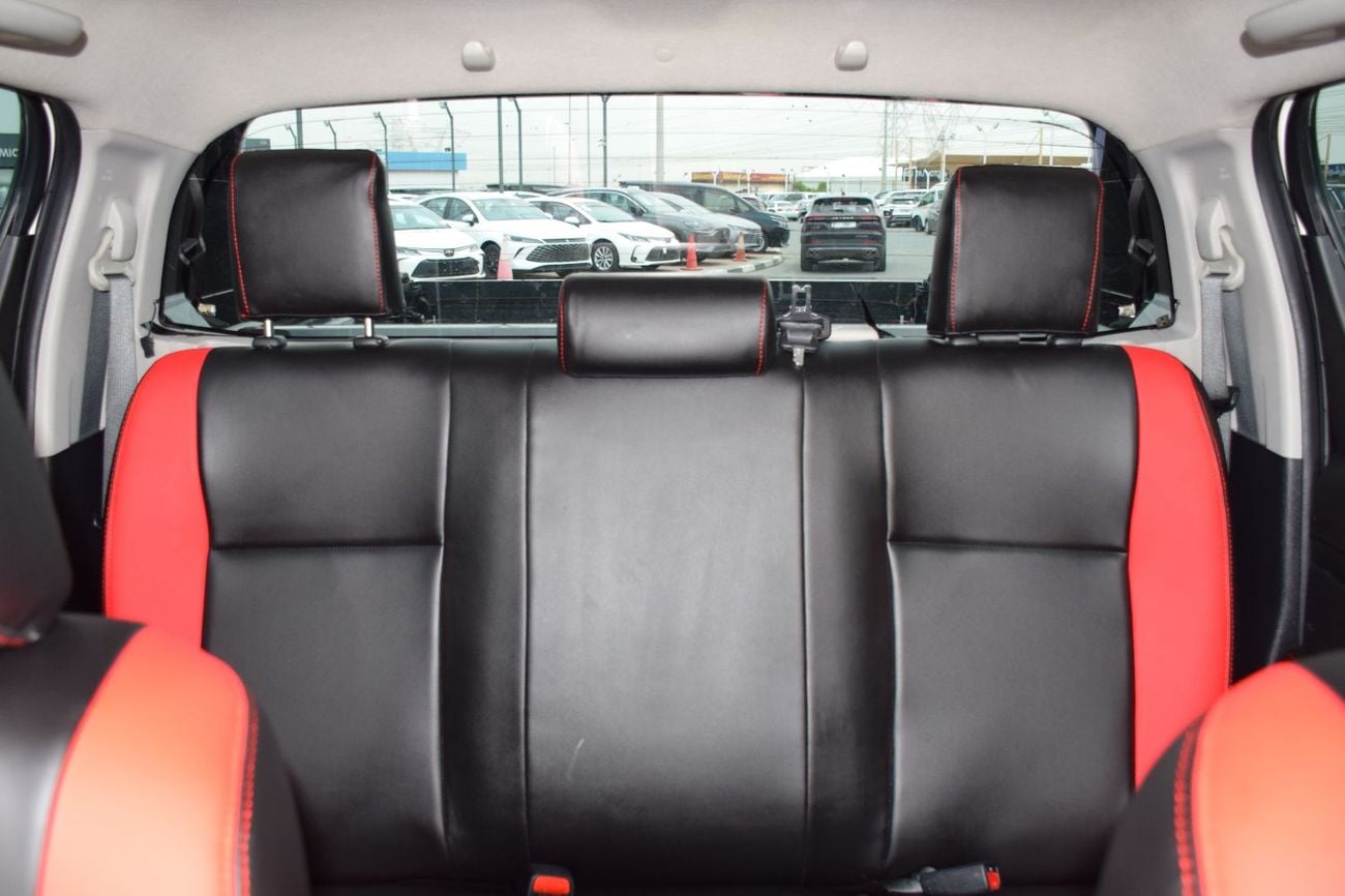 Toyota Hilux 2.4L Diesel Right hand drive (export only)