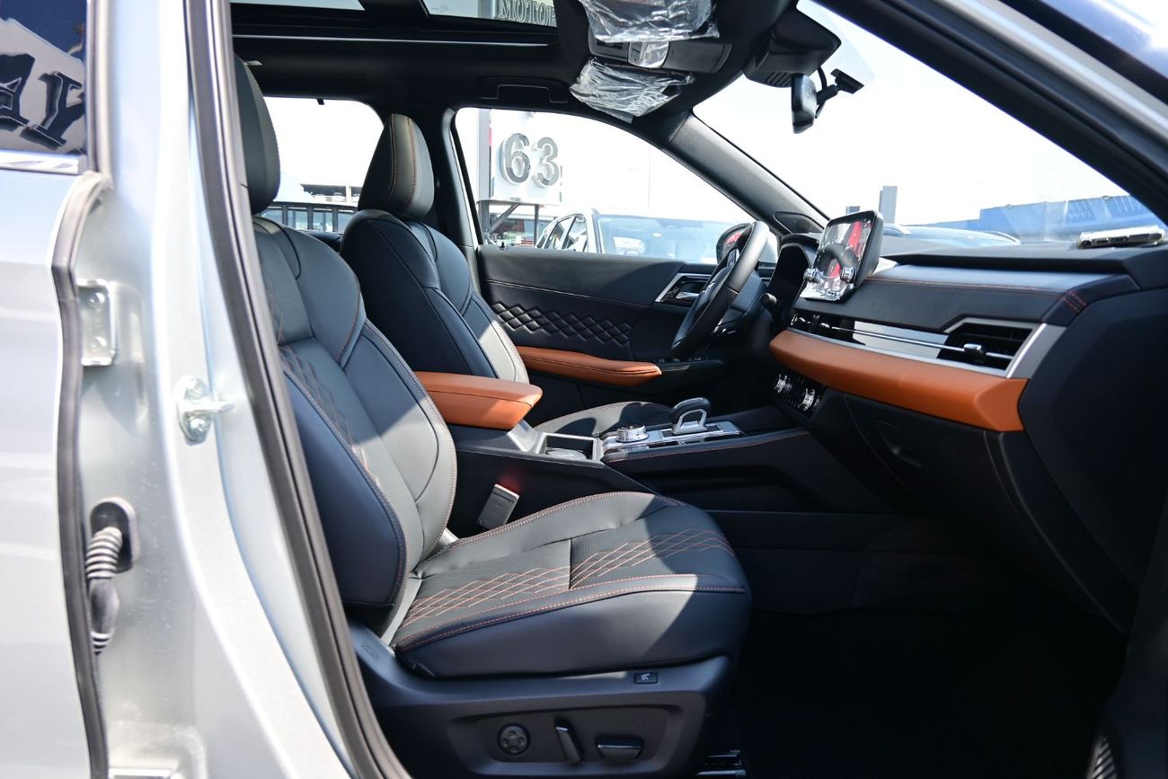 ميتسوبيشي آوتلاندر Mitsubishi Outlander P-Line, 2.5L Petrol 4WD, Model 2025, Color Silver