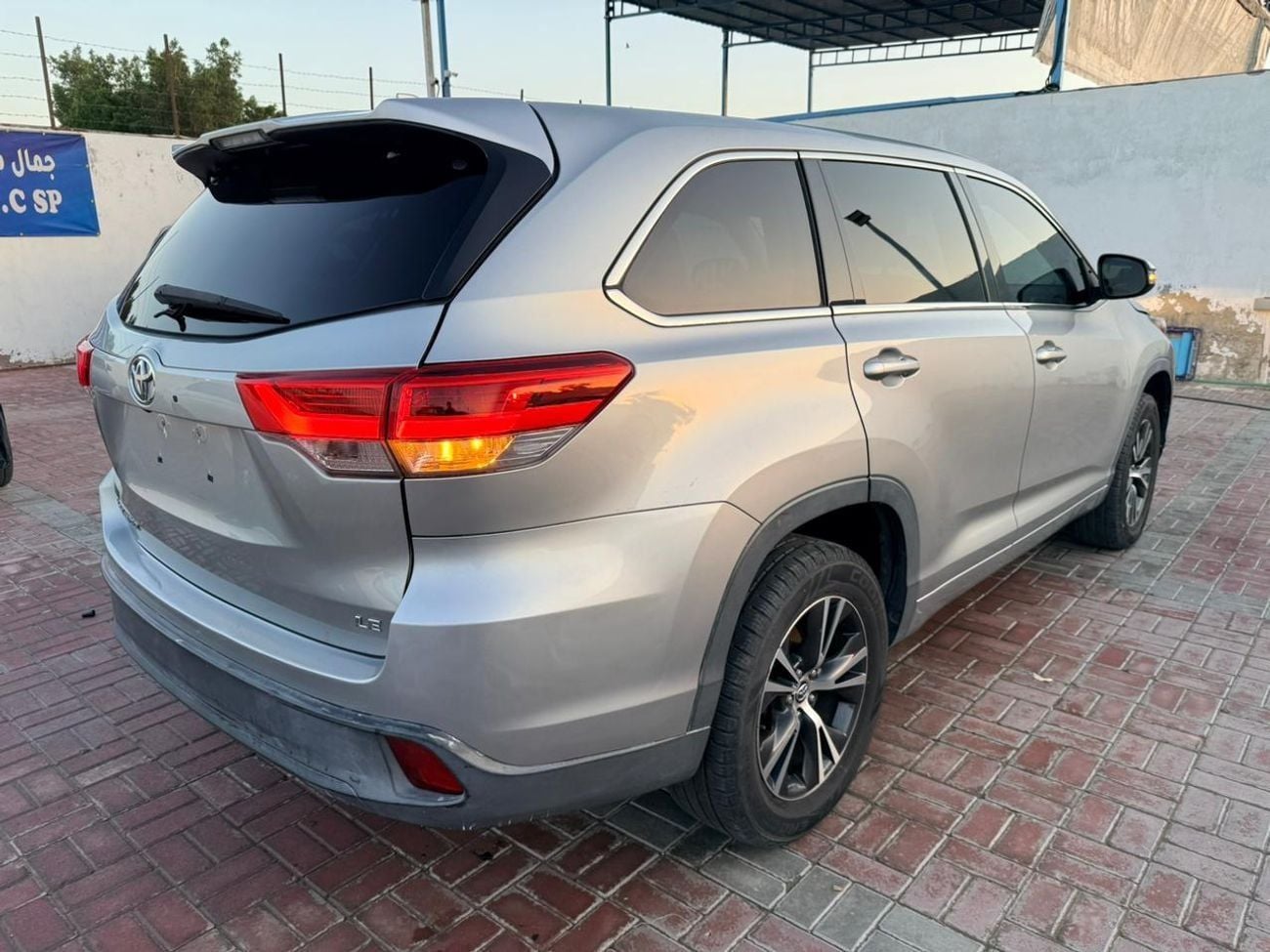 Toyota Highlander 2017 TOYOTA HIGHLANDER LE SILVER  READY
