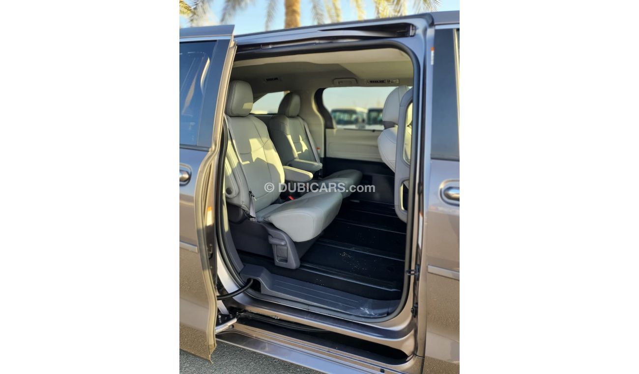 Toyota Sienna TOYOTA SIENNA HYBRID FULL OPTION 2021 MODEL