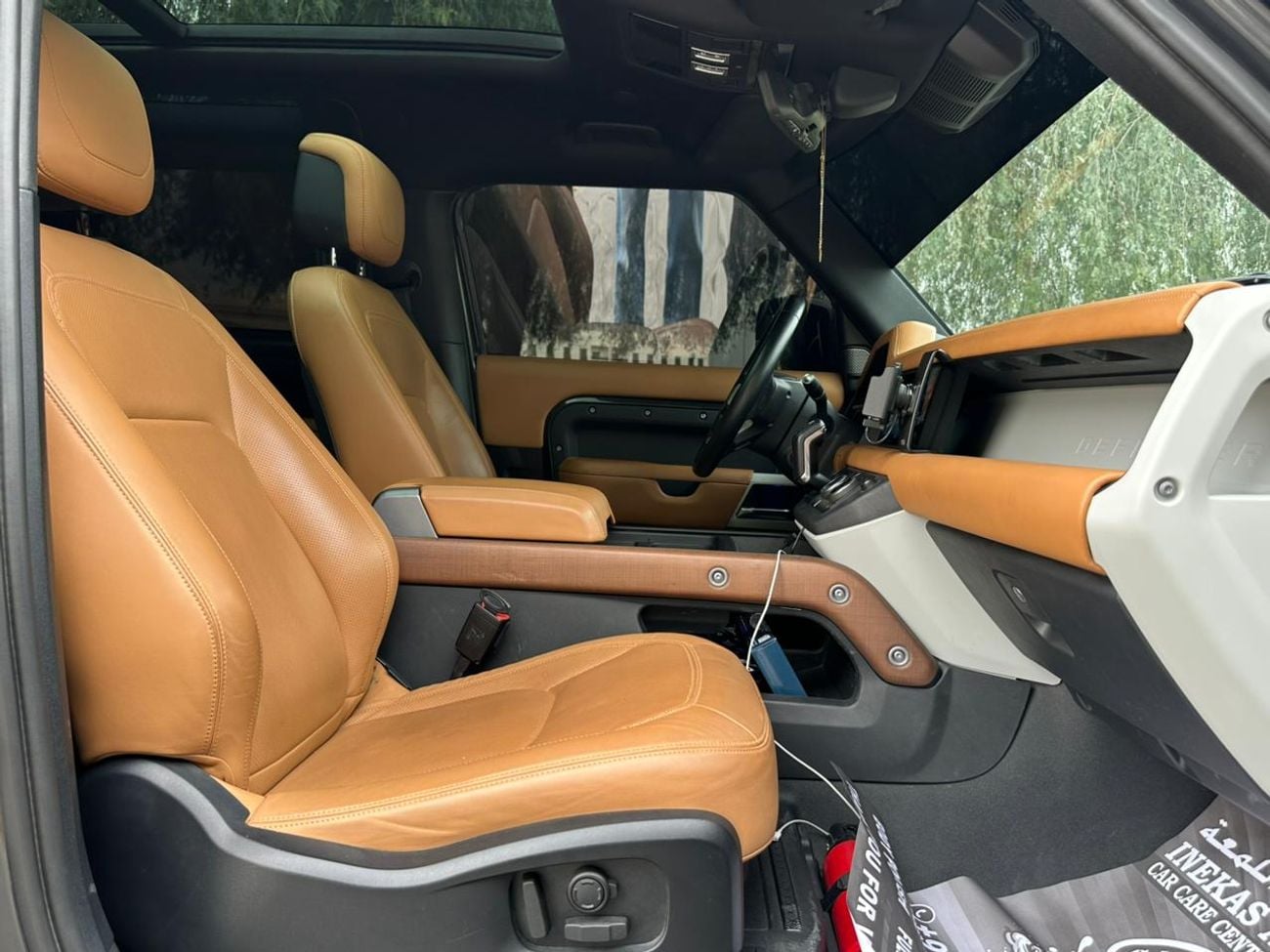 Land Rover Defender P300 90 SE 2.0L (5 Seater) DEFENDER 90 SE P300 GCC 2023 // AL TAYER WARRANTY // FSH // ORIGINAL PAIN