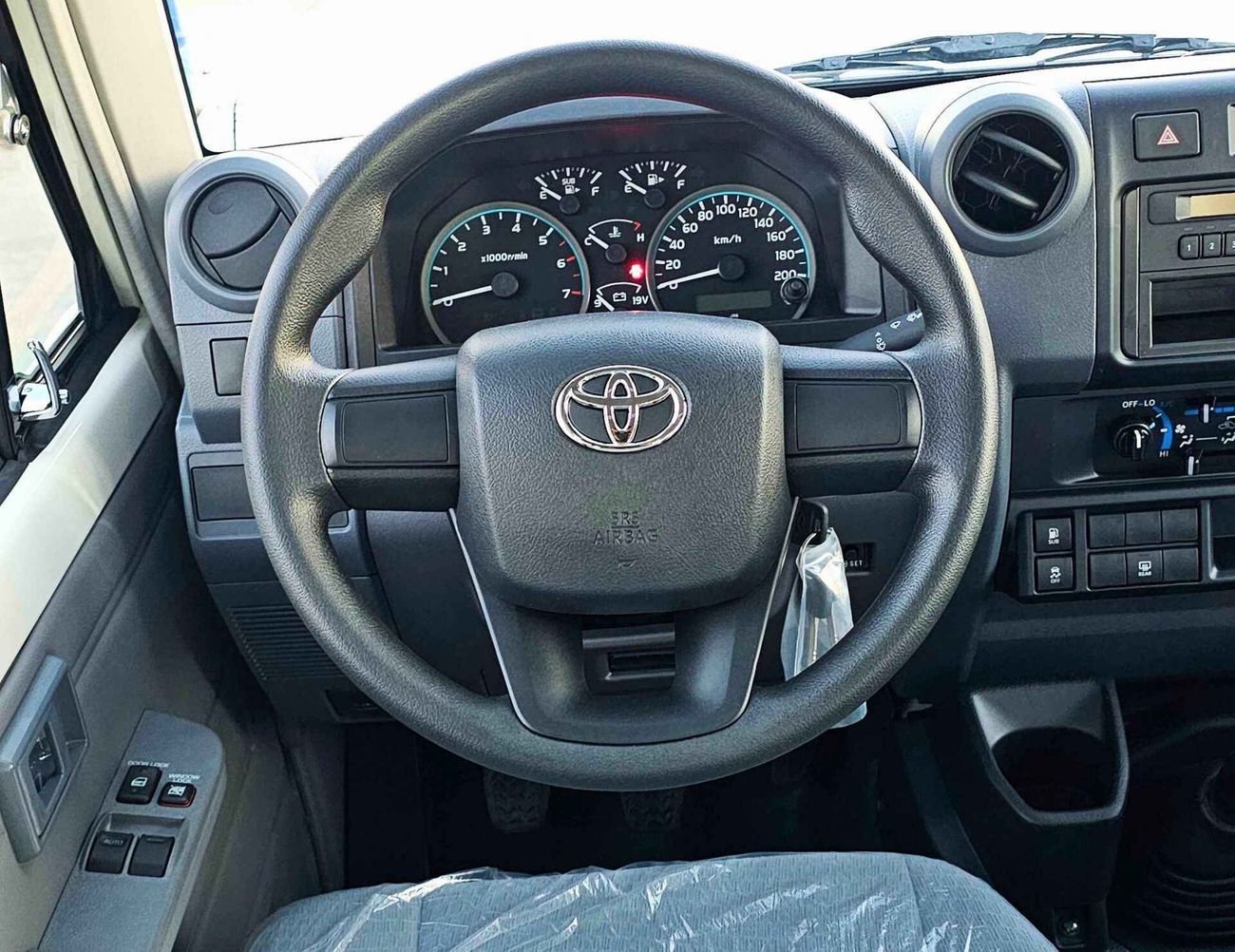 تويوتا لاند كروزر 70 LC78 / M/T / 4.0L V6 PETROL / 3 DOOR BASIC / PWR WINDOWS / 4WD (CODE # 78MTS )