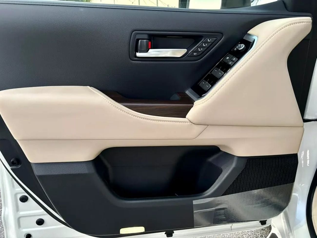 Toyota Land Cruiser VXR 4.0L GCC Specs