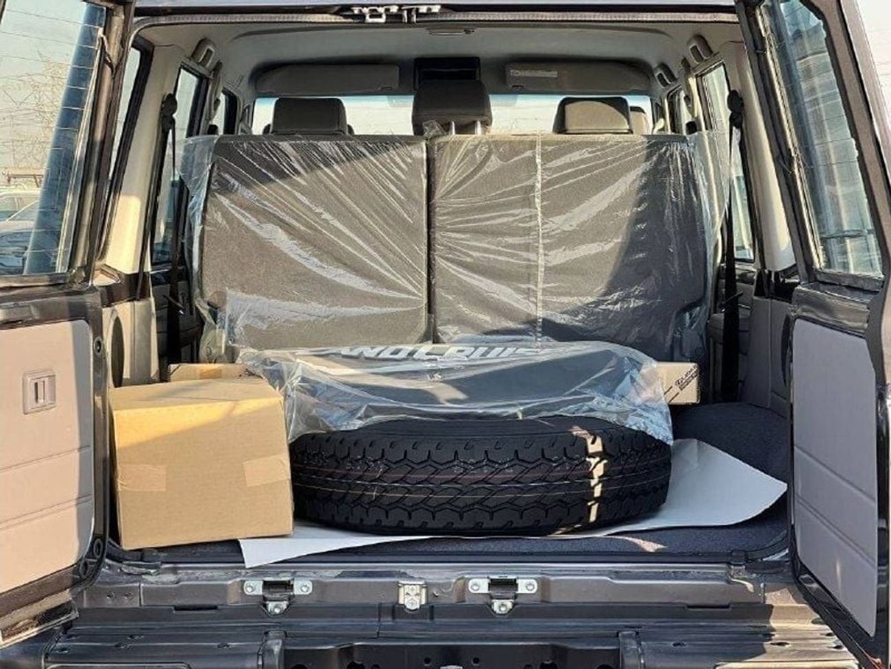 Toyota Land Cruiser 70 LC76 4.0L V6 PTR M/T //2024// STANDER OPTION WITH CRUISE CONTROL , POWER WINDOWS // SPECIAL OFFER //