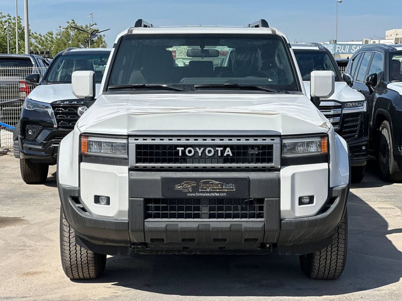 تويوتا برادو 2.8 لتر تيربو ديزل أوتوماتيك // 2026 // خيار ALR مع ثلاجة، فتحة سقف، مشغل DVD وكاميرا خلفية // عرض خ