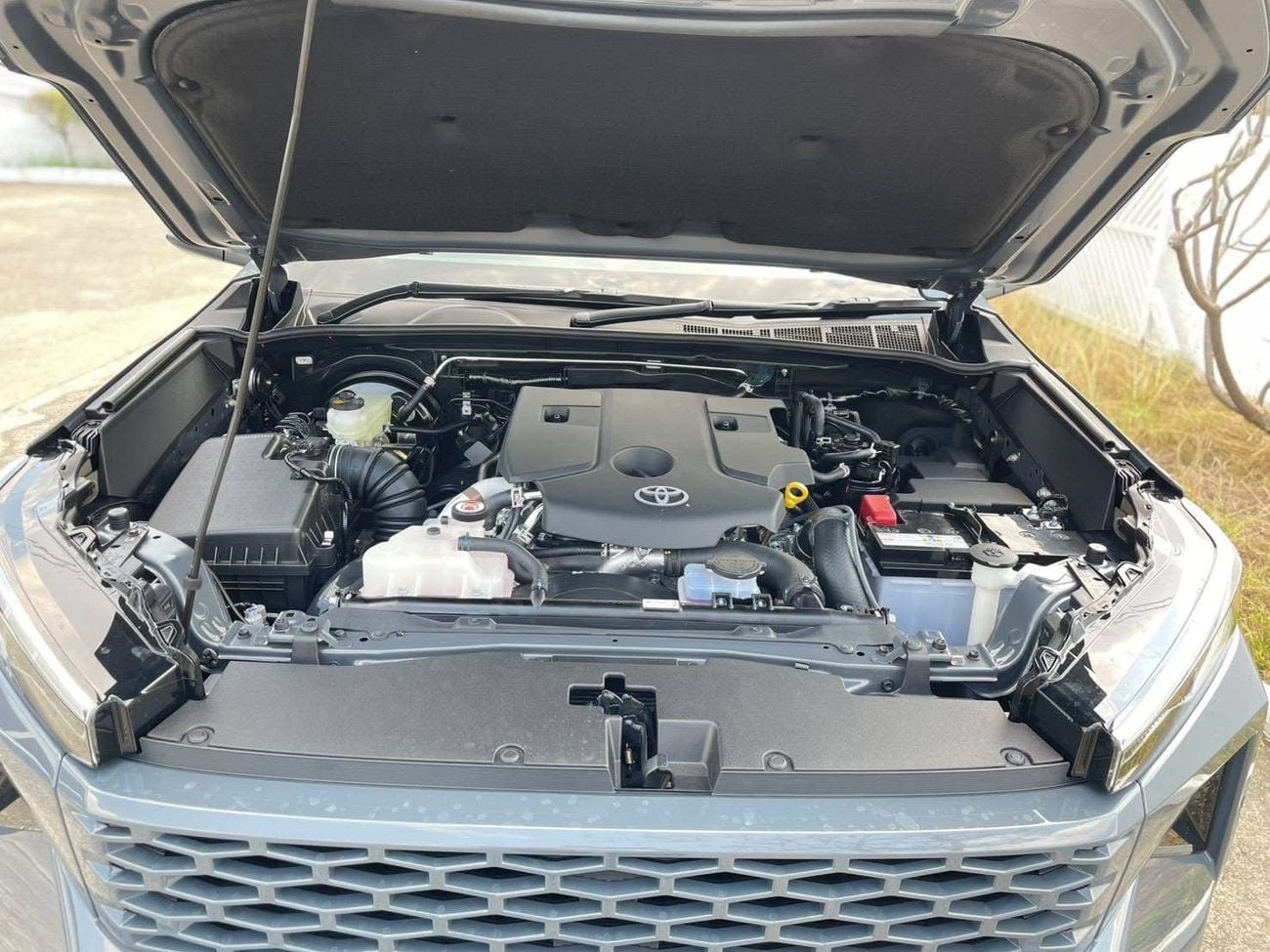 تويوتا هيلوكس Toyota travo manual gear RHD diesel engine