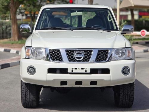 Nissan Patrol Safari Safari 4.8L M/T 2021 GCC SINGLE OWNER LOW MILEAGE IN MINT CONDITION