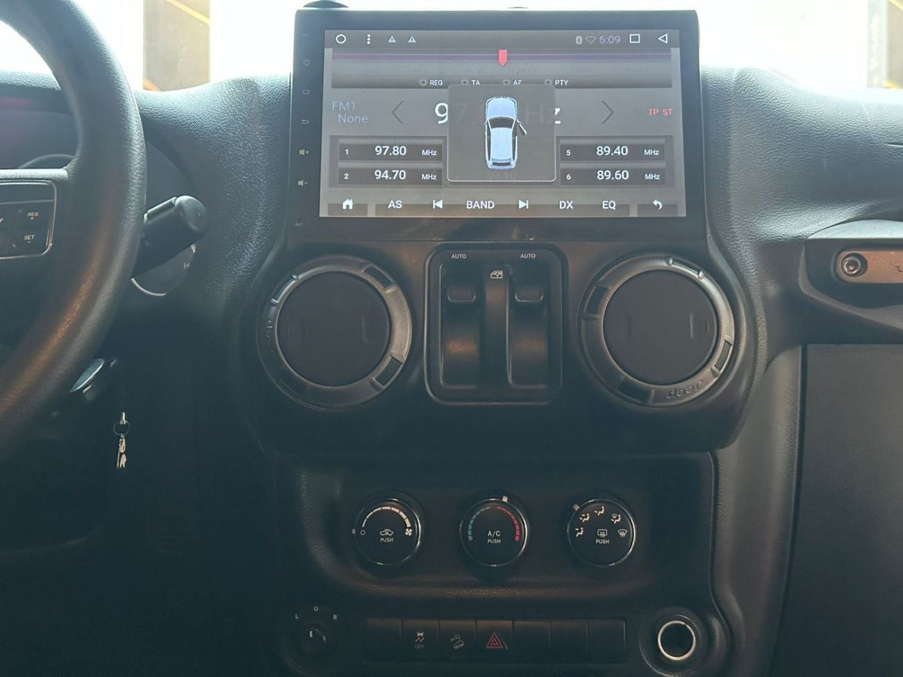 Jeep Wrangler Sport 3.6L A/T