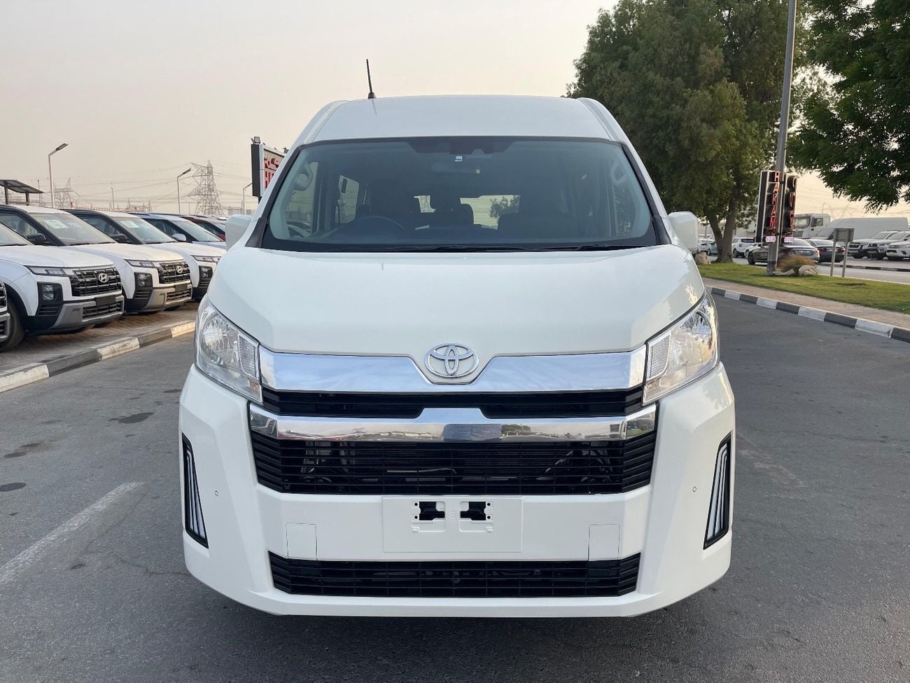 تويوتا هاياس DLS - STD ROOF High Roof Commuter 2.8L A/T