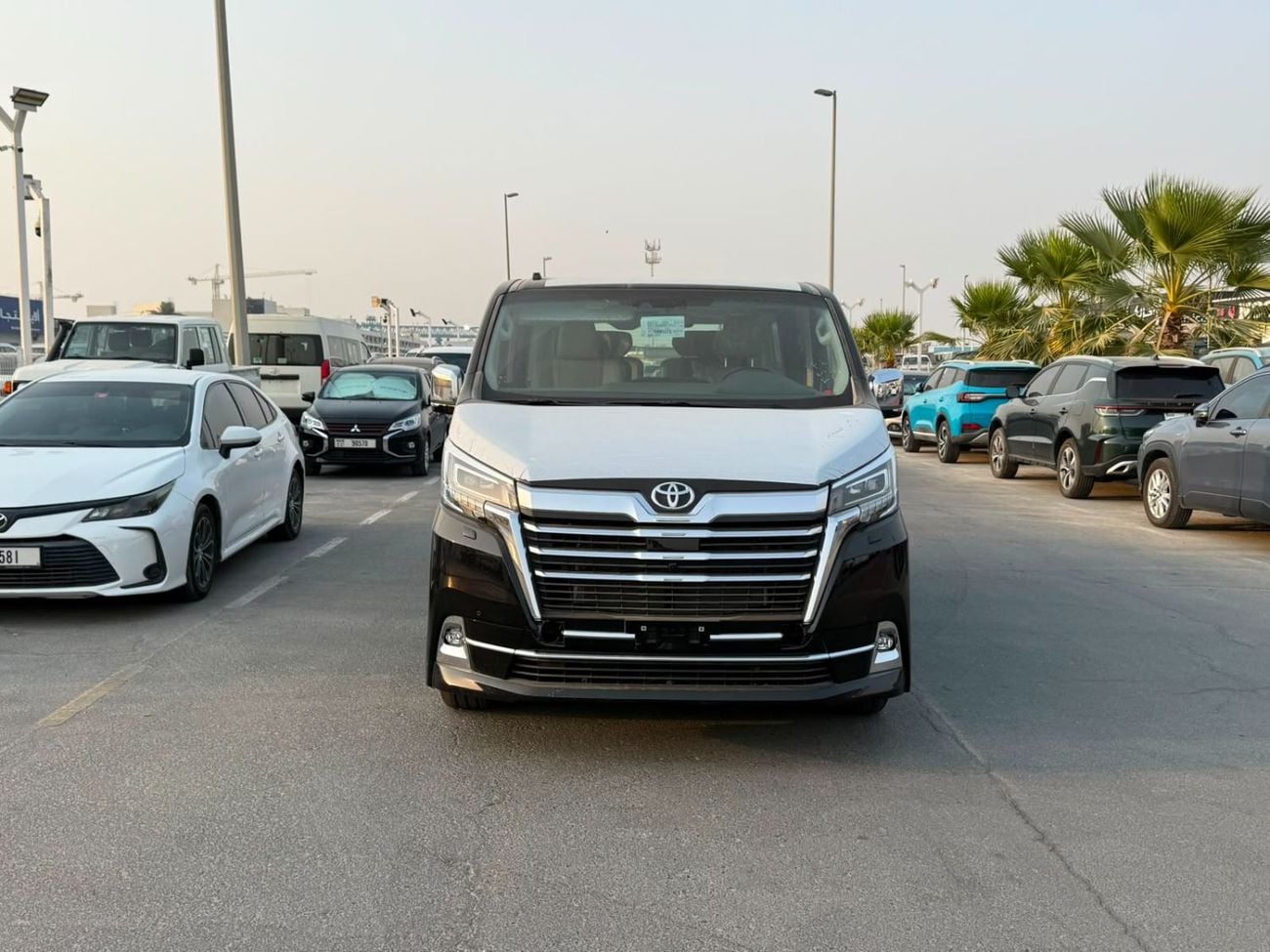 Toyota Granvia PREMIUM