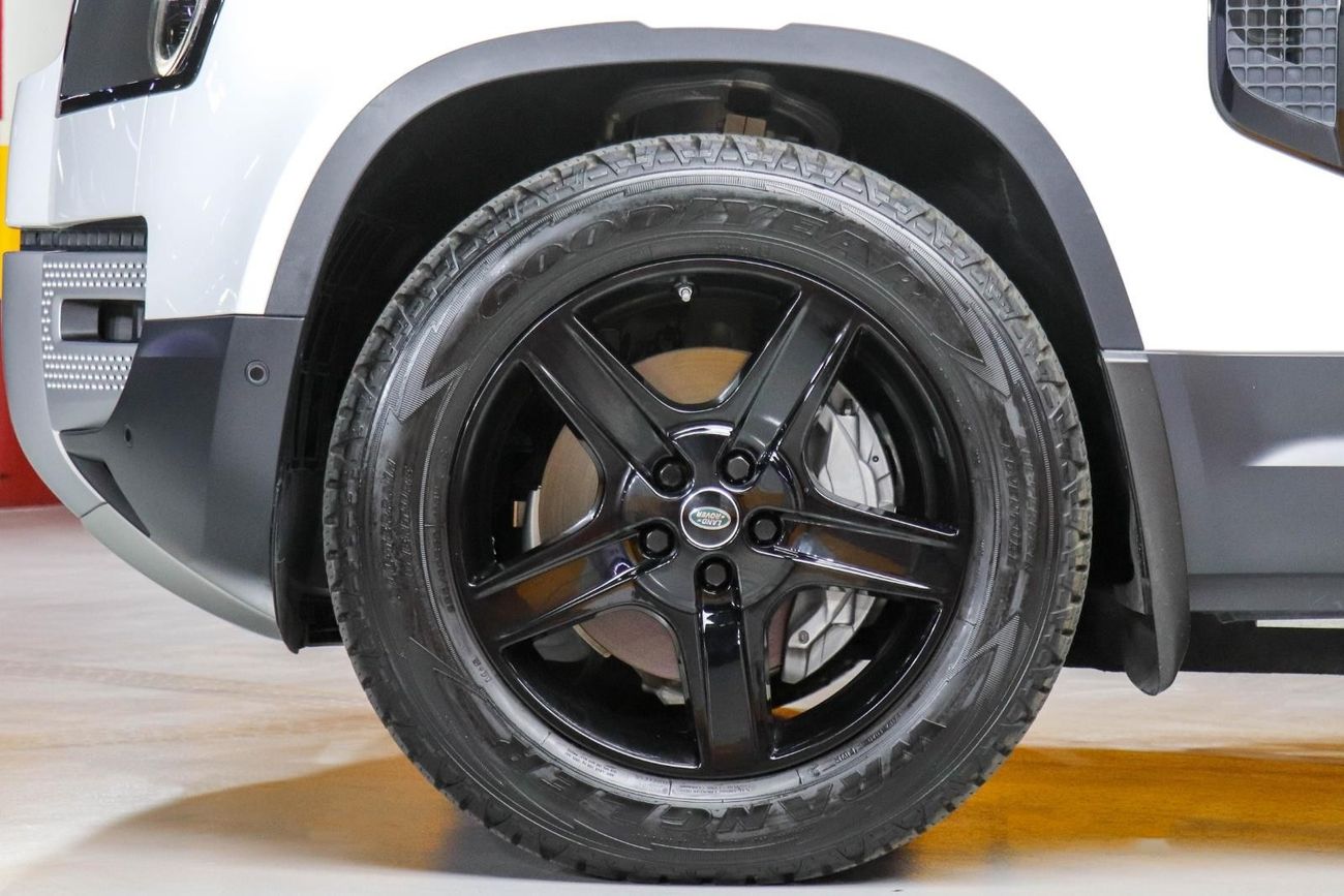 Land Rover Defender L663