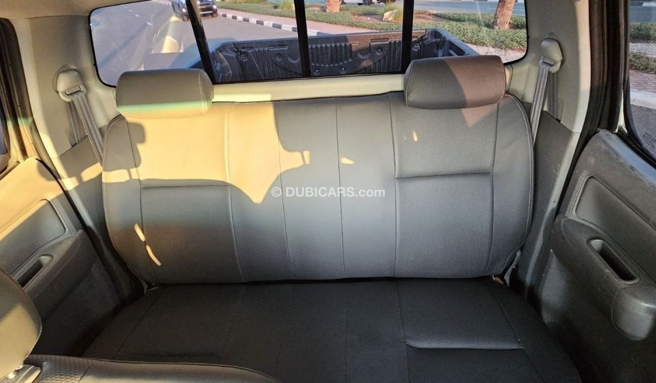 Toyota Hilux 2.5L DIESEL | MANUAL TRANSMISSION  LEFT-HAND-DRIVE | ALLOY WHEELS | LEATHER SEATS