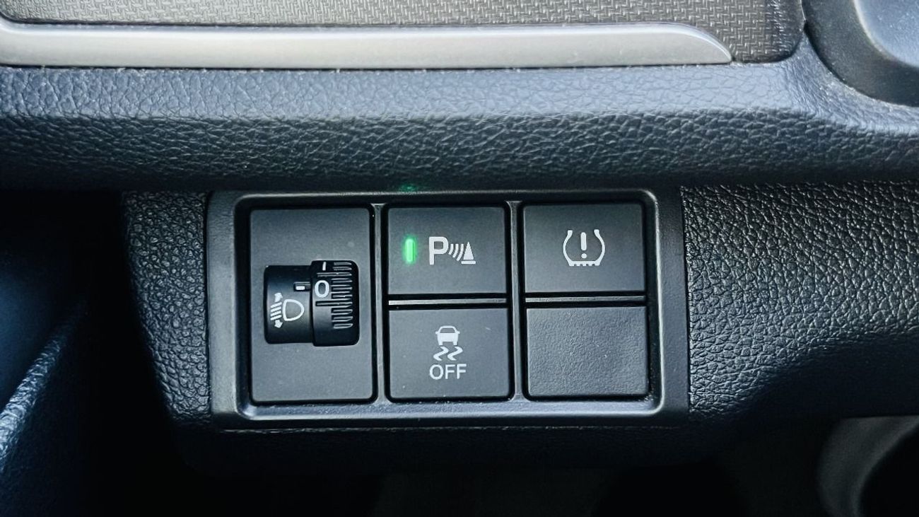 Honda Civic LX AED 920 PM | FIRST OWNER | FULL SERVICE HISTORY | HONDA CIVIC 2020 | GCC | 2 KEYS