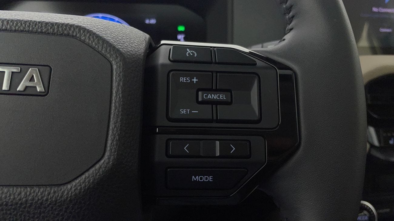 تويوتا لاند كروزر GXR 2.4 | بدون دفعة مقدمة | اختبار القيادة في المنزل