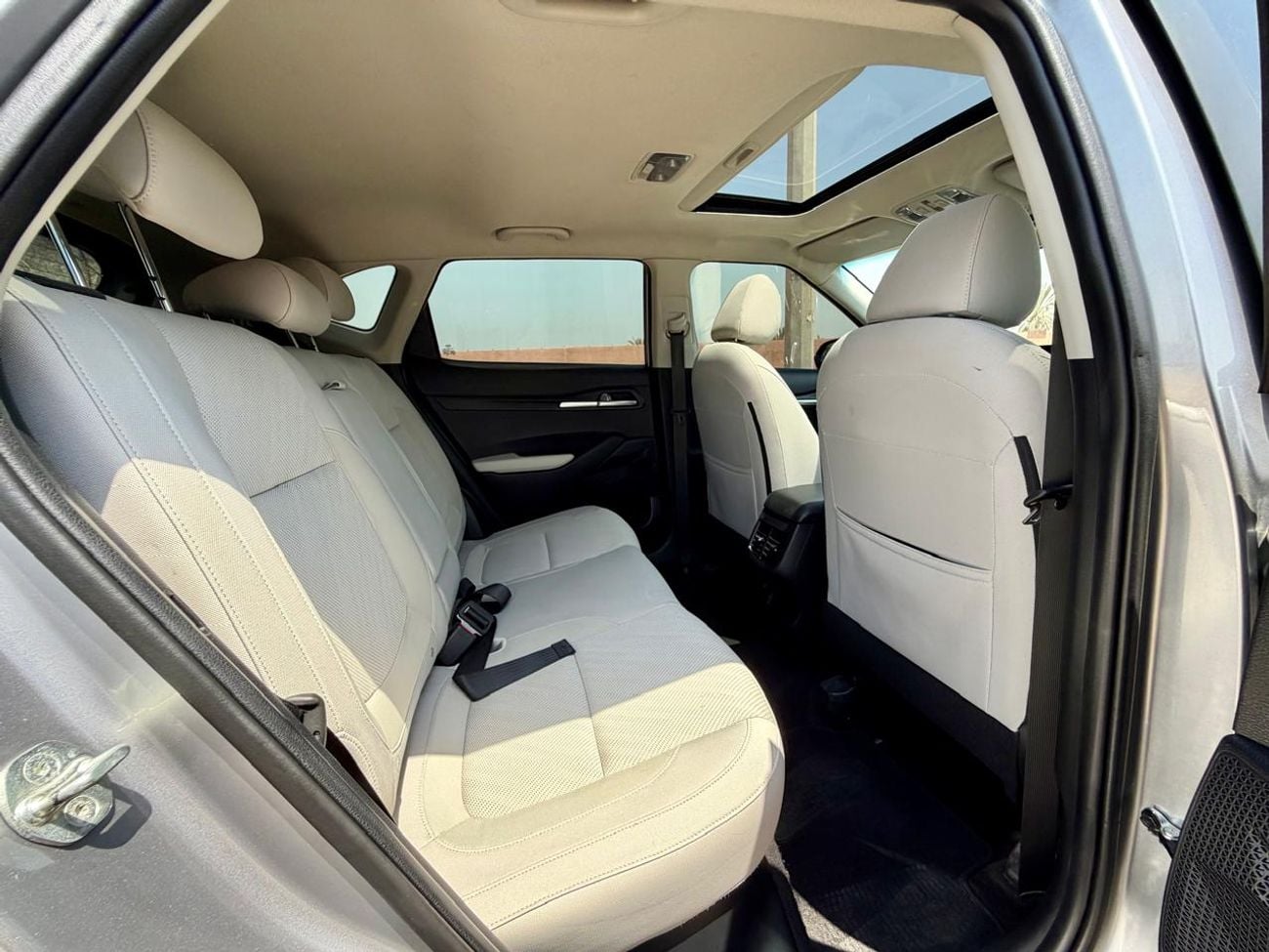 كيا سيلتوس LX 740-Monthly l GCC l Sunroof, Full Option I Accident Free