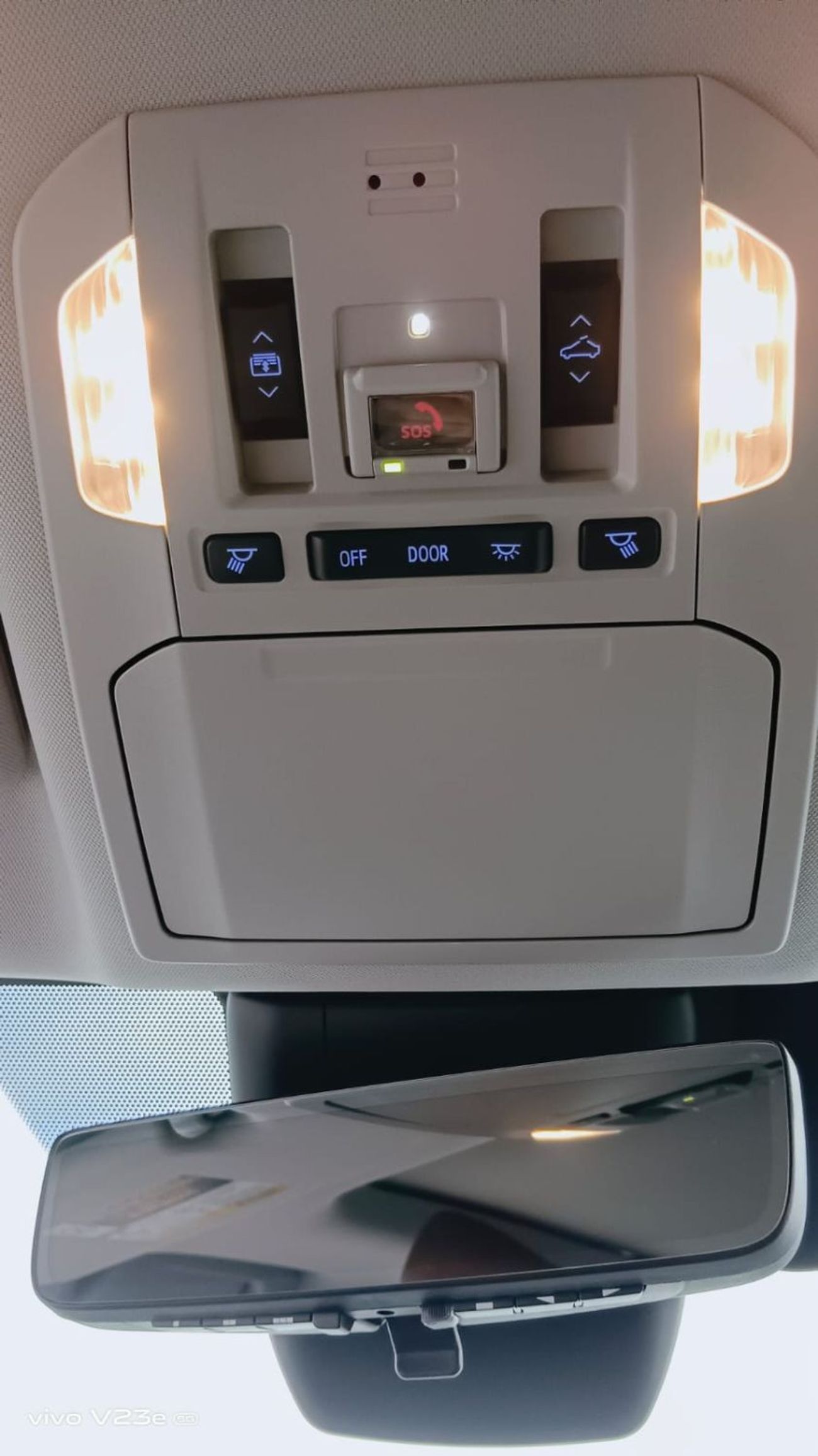 Toyota Highlander PLATINUM 3.5L PETROL AWD 7SEAT FULL OPTION 2022MY ( FOR EXPORT ONLY)