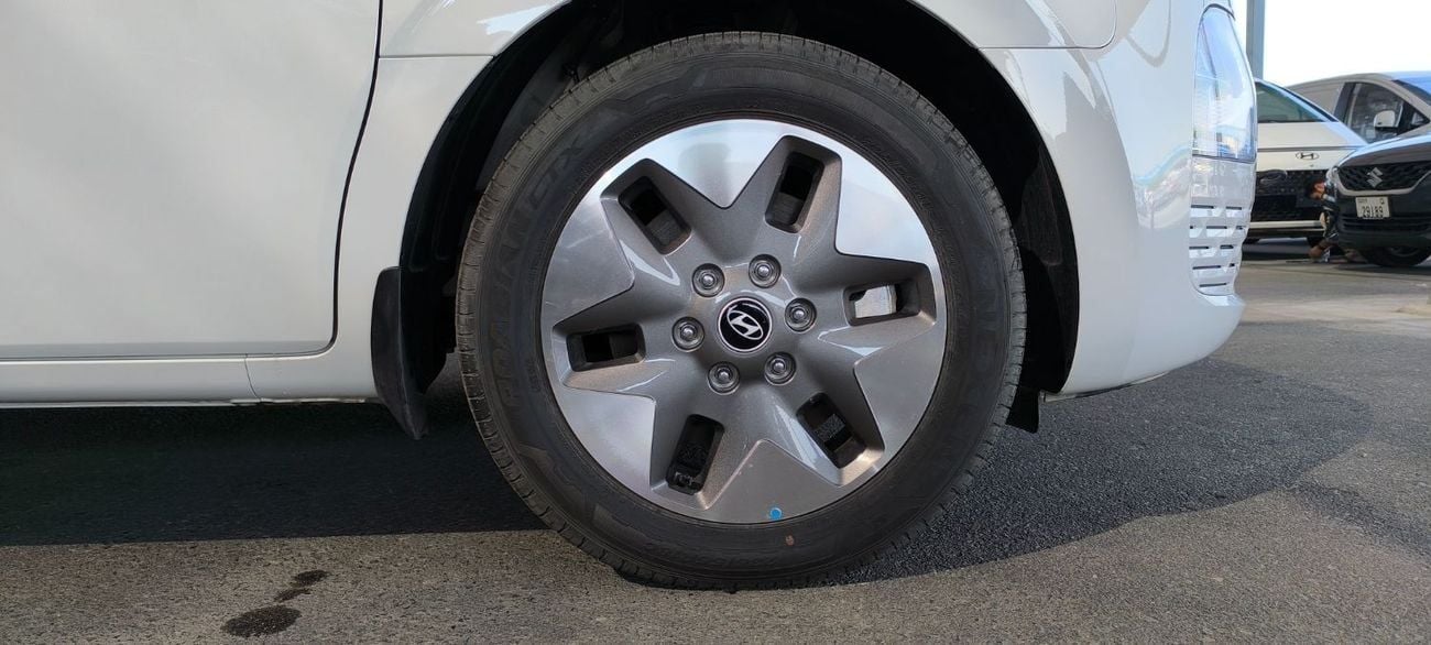 هيونداي ستاريا STARIA 2.2L DIESEL 11 SEATER PRESTIGE